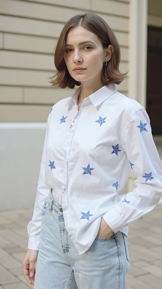 Beyaz Yıldız Desenli Gömlek